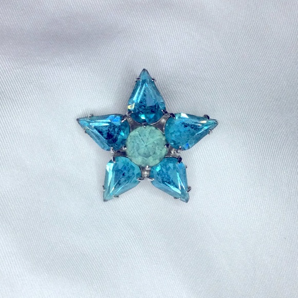 Super Sparkly 5-Point Star Pin, Vintage - Picture 3 of 8